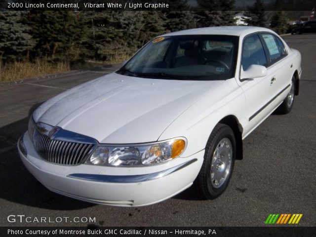 2000 Lincoln Continental  in Vibrant White