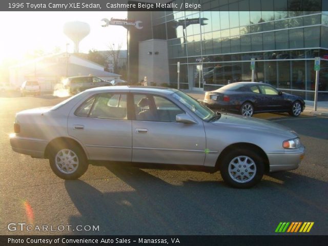 1996 Toyota Camry XLE Sedan in Cashmere Beige Metallic