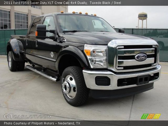 2011 Ford F350 Super Duty XLT Crew Cab 4x4 Dually in Tuxedo Black