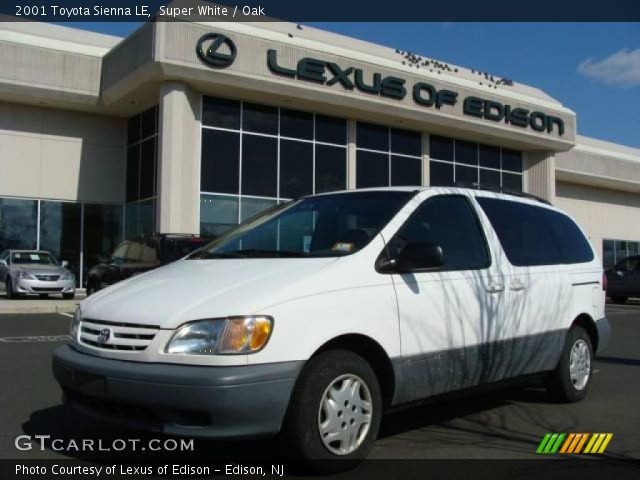 2001 Toyota Sienna LE in Super White