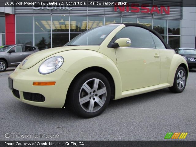 2006 Volkswagen New Beetle 2.5 Convertible in Mellow Yellow