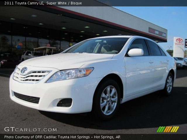 2011 Toyota Camry LE in Super White