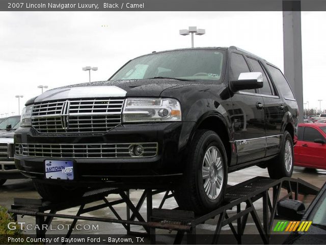 2007 Lincoln Navigator Luxury in Black