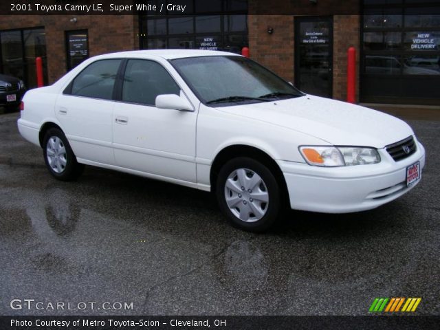 2001 Toyota Camry LE in Super White