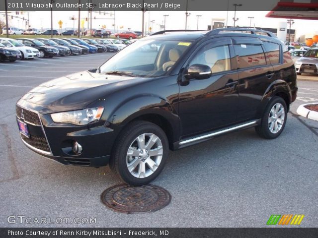 2011 Mitsubishi Outlander SE in Labrador Black Pearl