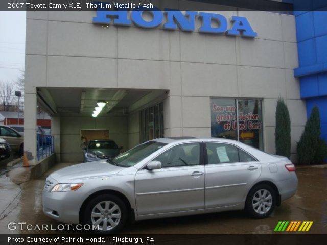 2007 Toyota Camry XLE in Titanium Metallic