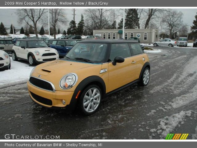 2009 Mini Cooper S Hardtop in Mellow Yellow