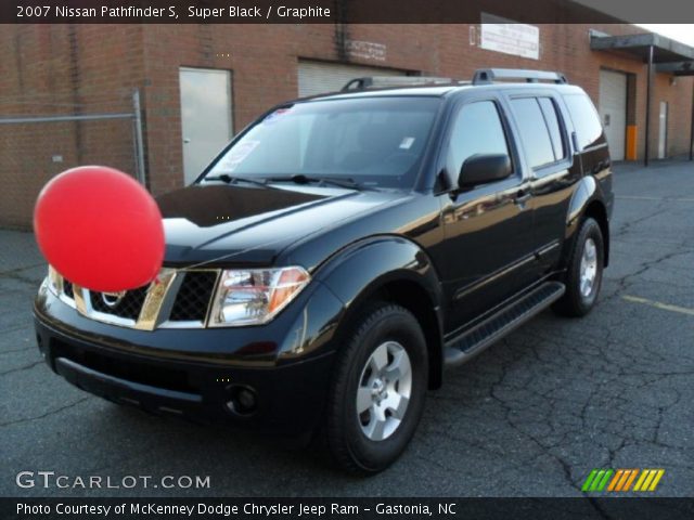 2007 Nissan Pathfinder S in Super Black