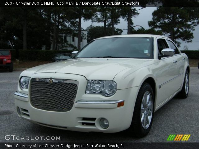 2007 Chrysler 300 C HEMI in Cool Vanilla