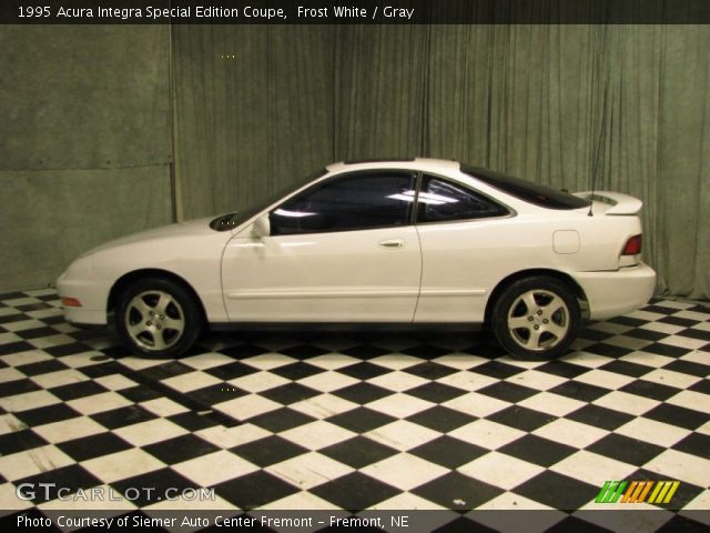 1995 Acura Integra Special Edition Coupe in Frost White