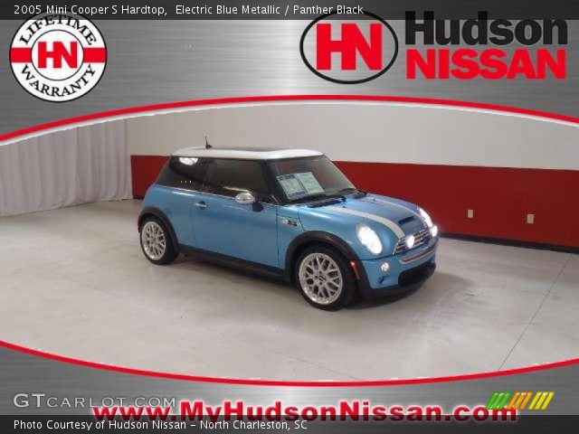 2005 Mini Cooper S Hardtop in Electric Blue Metallic