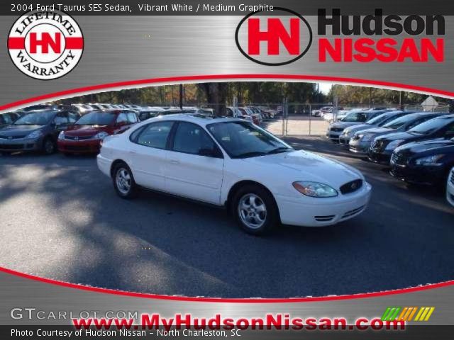 2004 Ford Taurus SES Sedan in Vibrant White