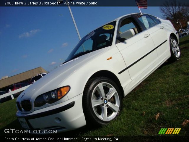 2005 BMW 3 Series 330xi Sedan in Alpine White