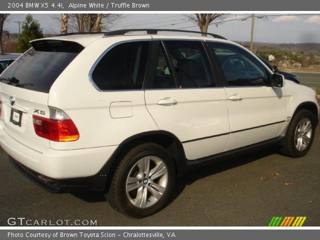 2004 BMW X5 4.4i in Alpine White