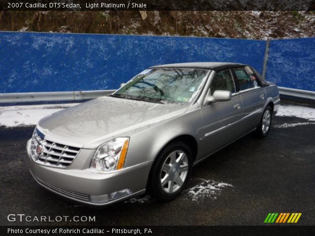 2007 Cadillac DTS Sedan in Light Platinum