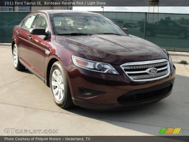 2011 Ford Taurus SE in Bordeaux Reserve Red