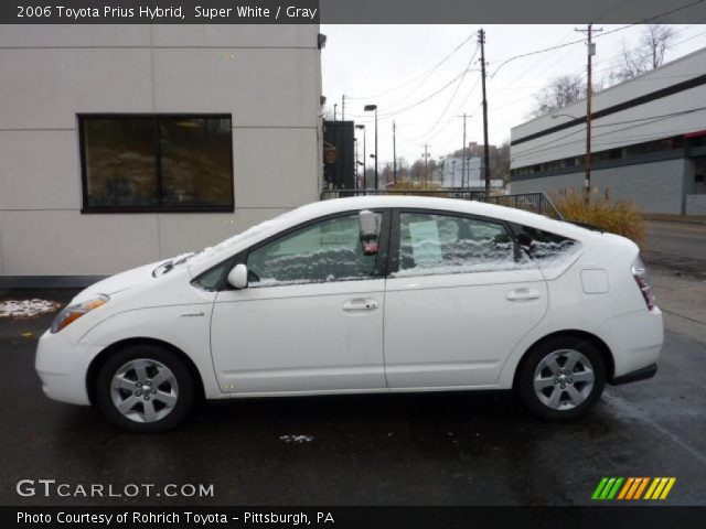 2006 Toyota Prius Hybrid in Super White