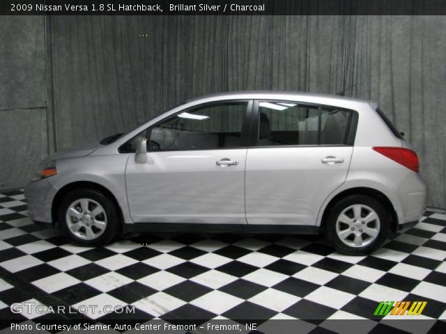 2009 Nissan Versa 1.8 SL Hatchback in Brillant Silver
