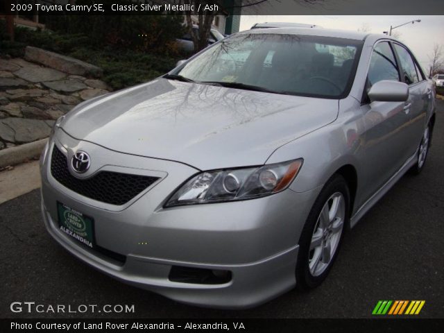 2009 Toyota Camry SE in Classic Silver Metallic