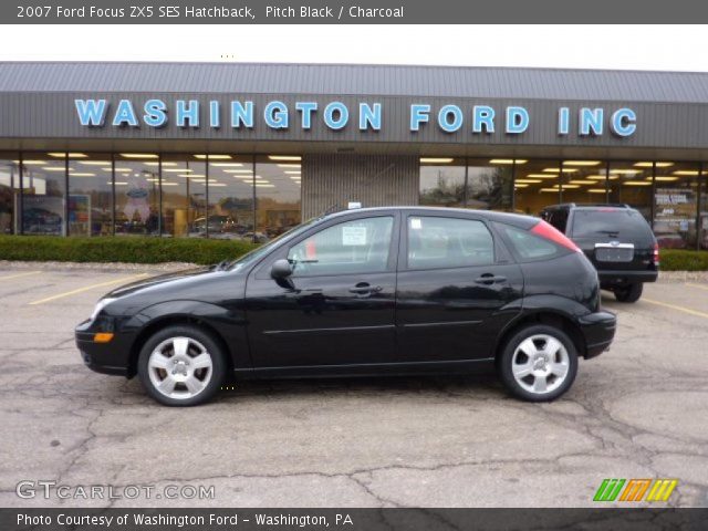 2007 Ford Focus ZX5 SES Hatchback in Pitch Black