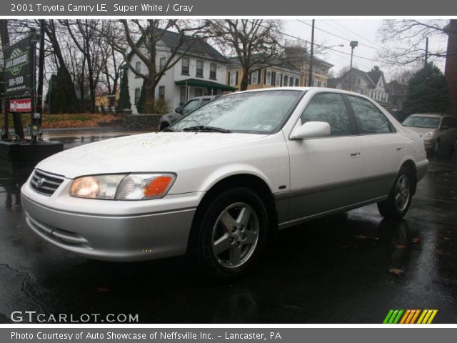 2001 Toyota Camry LE in Super White