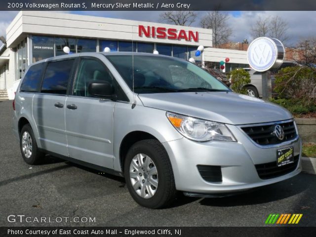 2009 Volkswagen Routan S in Mercury Sliver Metallic