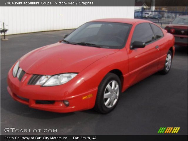2004 Pontiac Sunfire Coupe in Victory Red