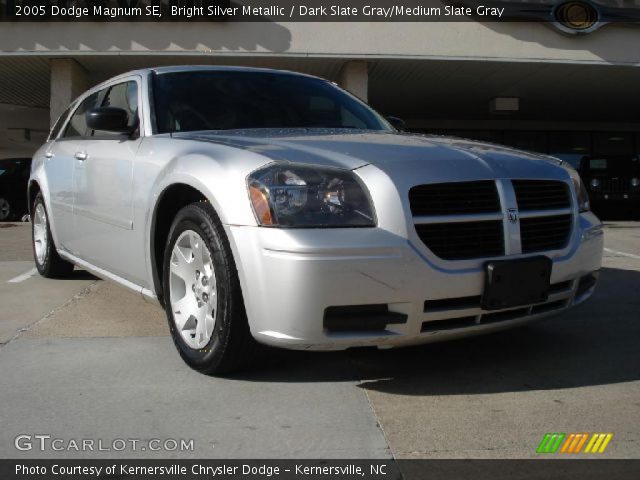 2005 Dodge Magnum SE in Bright Silver Metallic