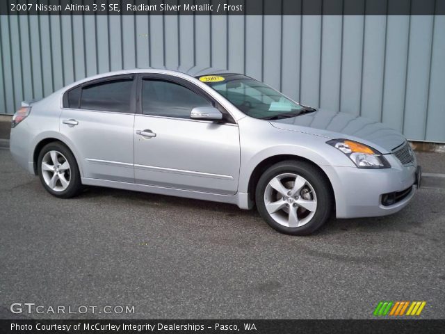 2007 Nissan Altima 3.5 SE in Radiant Silver Metallic