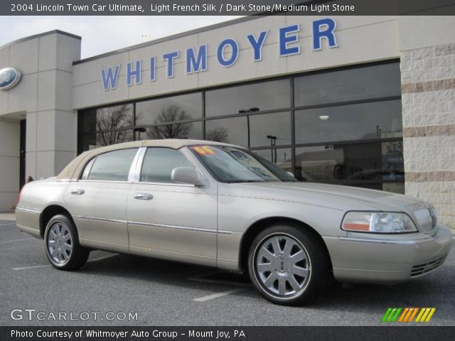 2004 Lincoln Town Car Ultimate in Light French Silk