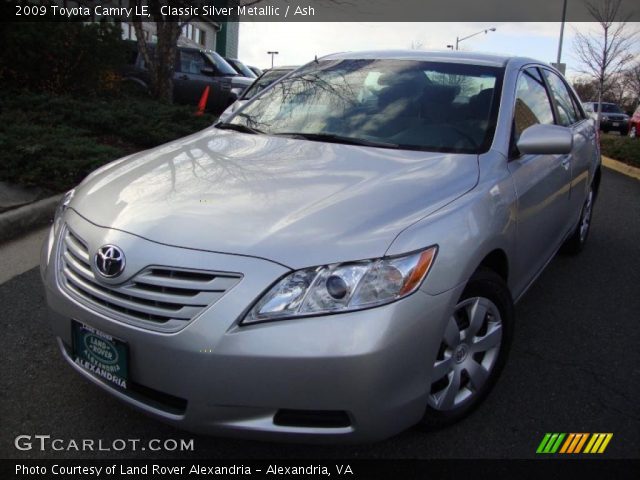 2009 Toyota Camry LE in Classic Silver Metallic