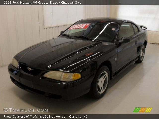 1998 Ford Mustang V6 Coupe in Black