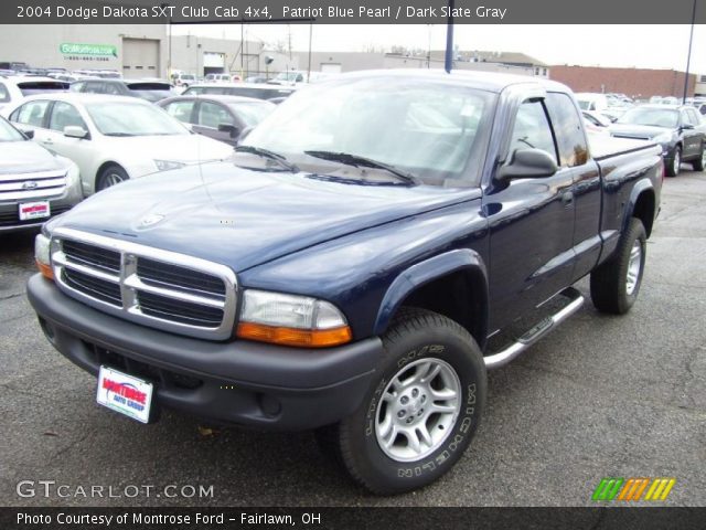 2004 Dodge Dakota SXT Club Cab 4x4 in Patriot Blue Pearl