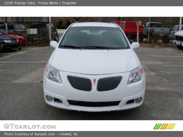 2005 Pontiac Vibe  in Frosty White