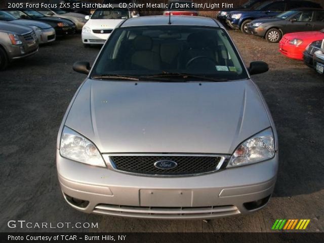2005 Ford Focus ZX5 SE Hatchback in CD Silver Metallic