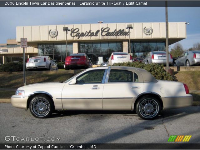 2006 Lincoln Town Car Designer Series in Ceramic White Tri-Coat