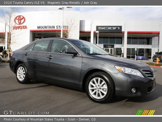 2010 Toyota Camry XLE V6 in Magnetic Gray Metallic