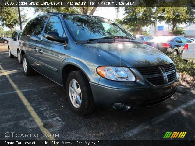 2005 Dodge Grand Caravan SXT in Magnesium Pearl