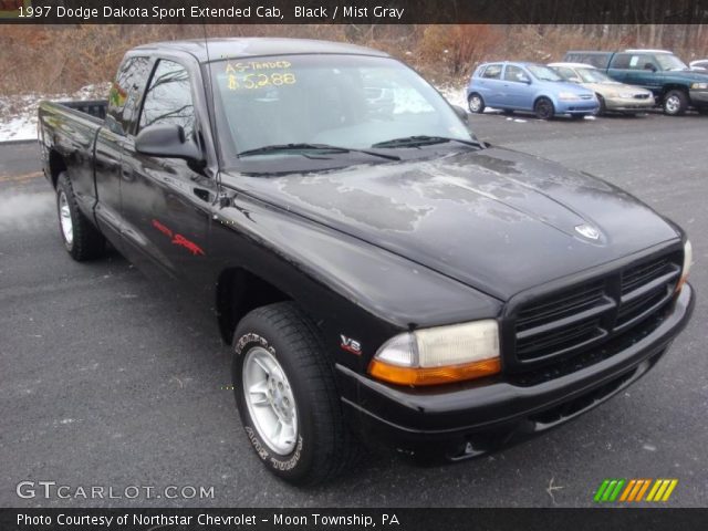 1997 Dodge Dakota Sport Extended Cab in Black
