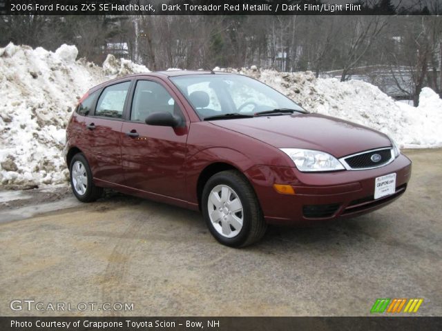2006 Ford Focus ZX5 SE Hatchback in Dark Toreador Red Metallic