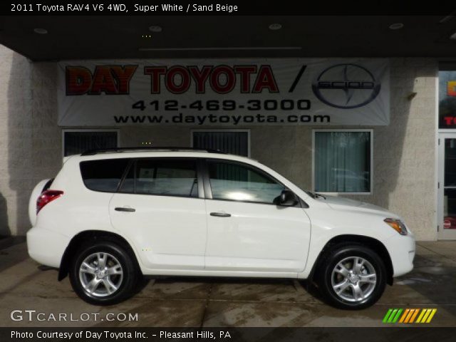 2011 Toyota RAV4 V6 4WD in Super White