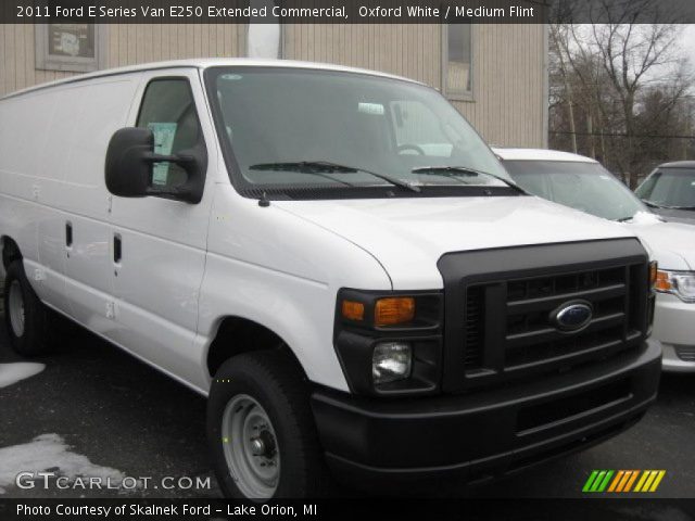 2011 Ford E Series Van E250 Extended Commercial in Oxford White