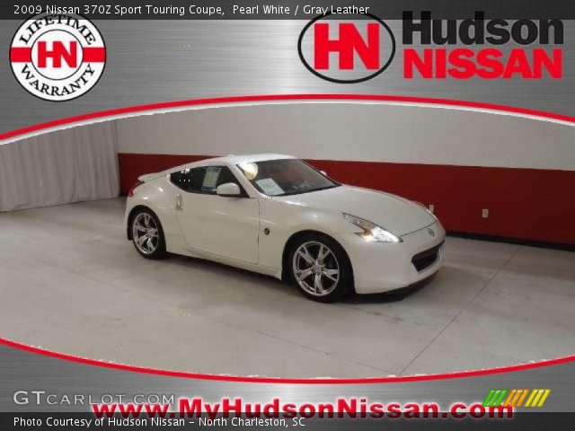 2009 Nissan 370Z Sport Touring Coupe in Pearl White