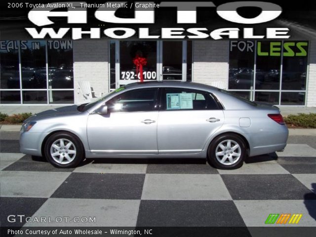 2006 Toyota Avalon XL in Titanium Metallic