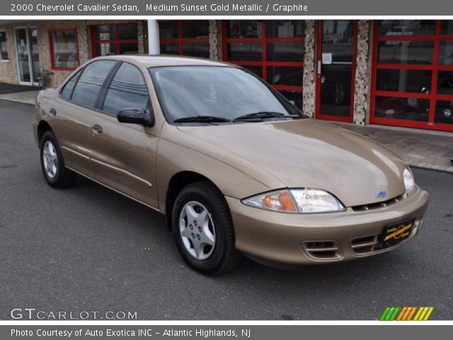 2000 Chevrolet Cavalier Sedan in Medium Sunset Gold Metallic