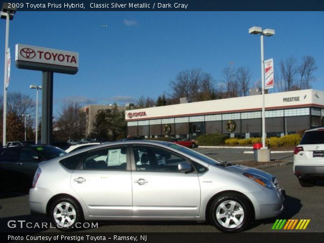 2009 Toyota Prius Hybrid in Classic Silver Metallic