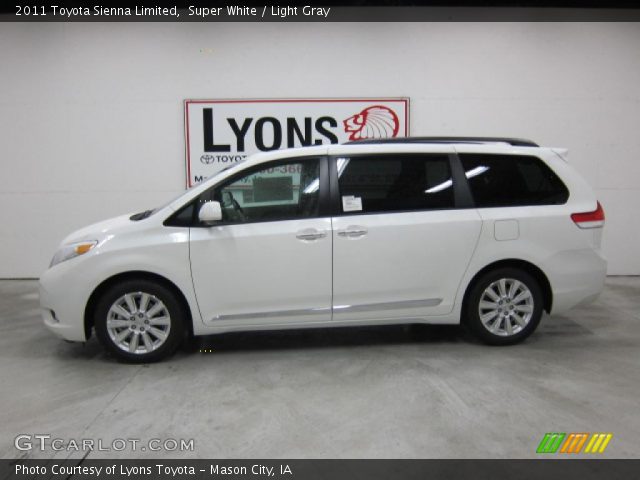 2011 Toyota Sienna Limited in Super White