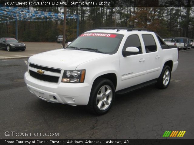 2007 Chevrolet Avalanche LTZ 4WD in Summit White