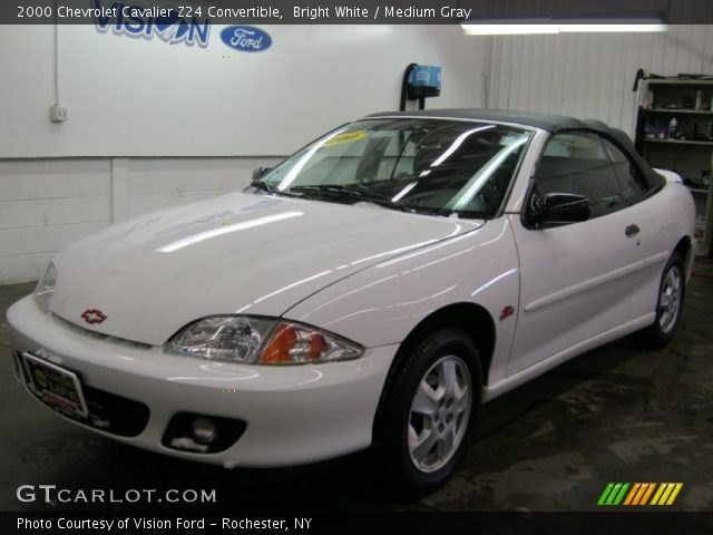 2000 Chevrolet Cavalier Z24 Convertible in Bright White