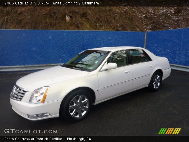 2006 Cadillac DTS Luxury in White Lightning